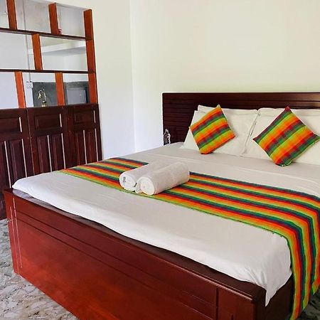 Surf Front Hotel Ahangama Luaran gambar