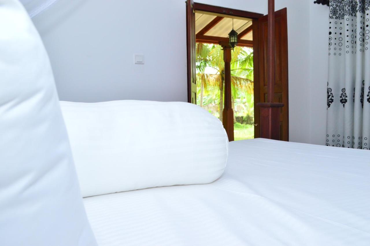 Surf Front Hotel Ahangama Luaran gambar