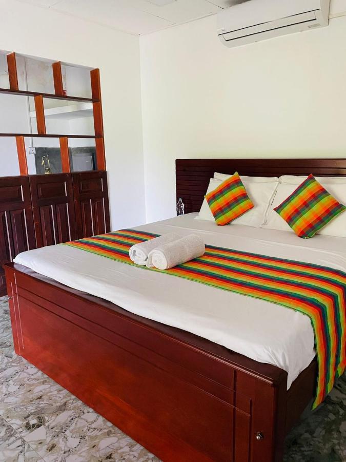 Surf Front Hotel Ahangama Luaran gambar